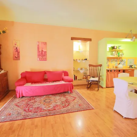 Le Casette Di Lu Bed and Breakfast 2*