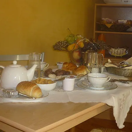 Bed and Breakfast Le Casette Di Lu 2*