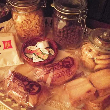 Le Casette Di Lu Bed & Breakfast 4*